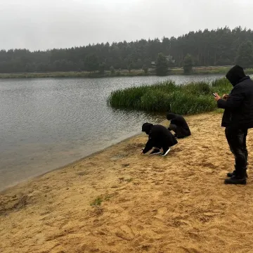 Wozy strażackie uchwycone w fotograficznym kadrze