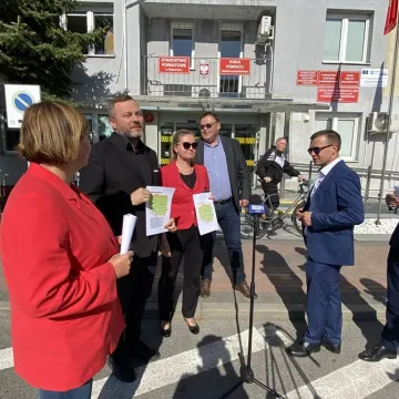 Protesty przeciwko imigrantom. PiS wspiera mieszkańców Piotrkowa i Radomska