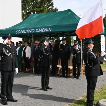 Nowy wóz i odznaczenia. Jubileusz OSP Dmenin