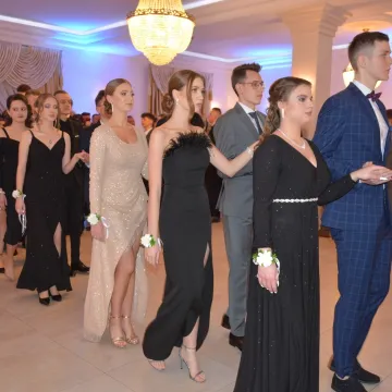Bal studniówkowy maturzystów z Przedborza