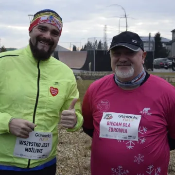[WIDEO] Glinianki parkRUN w Radomsku. Bieg dla zdrowia i WOŚP 2025