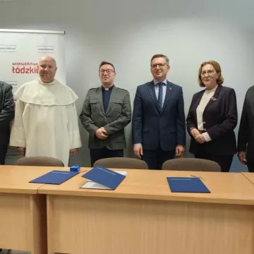 W Radomsku podpisano umowy w ramach programu „Łódzkie ratuje zabytki”