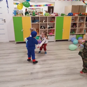 To ich pierwszy taki bal...