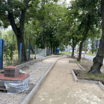 Nowe ścieżki rowerowe w Radomsku. Sprawdziliśmy postęp prac