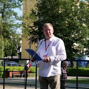 Koncert Orkiestr Dętych w parku Świętojańskim w Radomsku