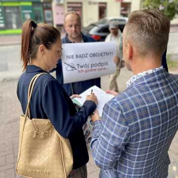 Koalicja Obywatelska w Radomsku zbiera podpisy pod projektem dotyczącym renty socjalnej