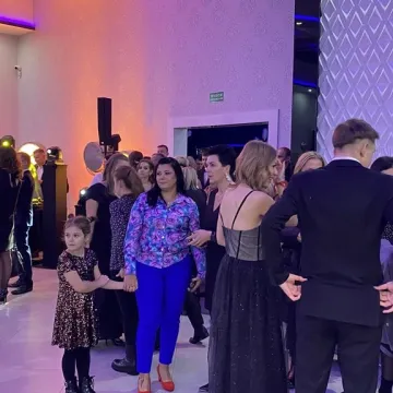 Szampańska zabawa studniówkowa ZSE w Radomsku