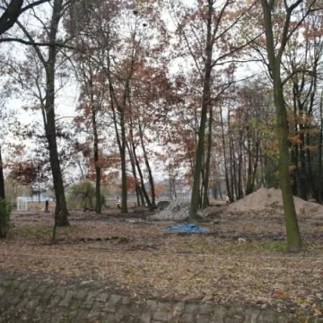 Rewaloryzacja parku Świętojańskiego. Ile już  zrobiono?