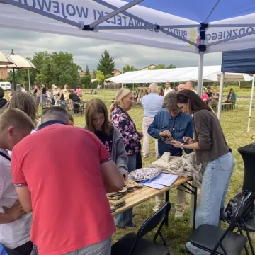 Twórcze chillowanie na Gliniankach. Piknik mimo kapryśnej pogody