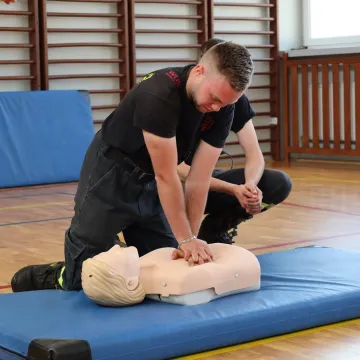 „Bezpieczne wakacje” – ruszył cykl szkoleń dla uczniów szkół podstawowych