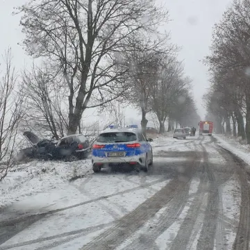 Gmina Wielgomłyny: dachował samochód osobowy