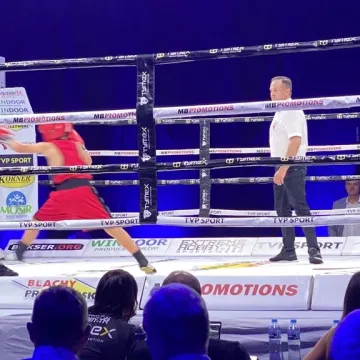 Korner Radomsko Boxing Night 2023. Robert Parzęczewski znokautował rywala