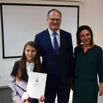 Najzdolniejsi uczniowie otrzymali stypendia prezydenta