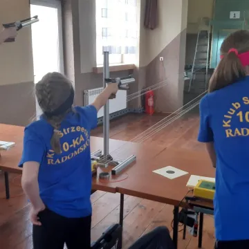 Strzeleckie sukcesy zawodników OKSS „10-tka”
