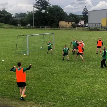 W szkole w Dobryszycach nauczyciele zagrali z uczniami