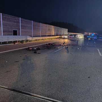 [AKTUALIZACJA] Groźny wypadek na A1 niedaleko Radomska. Droga w kierunku Katowic jest zablokowana!