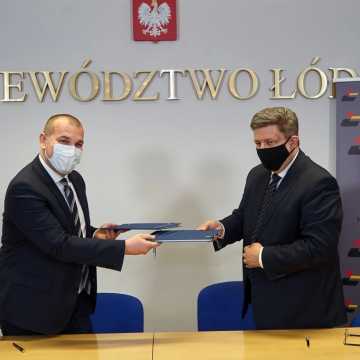 Województwo Łódzkie podpisało wieloletnie umowy z POLREGIO i Łódzką Koleją Aglomeracyjną. W siatce połączeń jest Radomsko