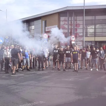 Pamiętają o bohaterach. Kibice RKS Radomsko uczcili godzinę „W”