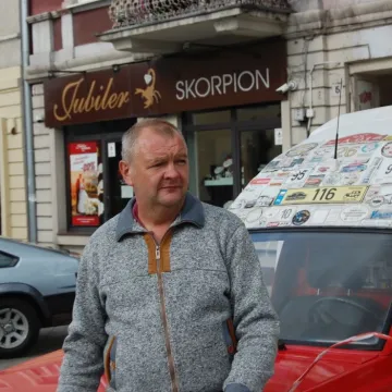 Maluchy, Łady i Cadillaki - wystawa samochodów przed Muzeum Regionalnym w Radomsku