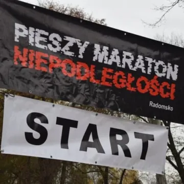Wyruszyli na trasę VIII Pieszego Maratonu Niepodległości