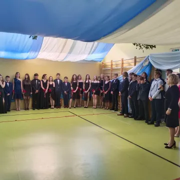 Bal na zakończenie ósmej klasy w PSP nr 2 w Radomsku