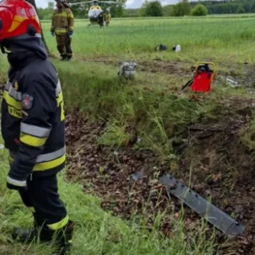 Bus rozbił się o drzewo w Granicach w gm. Masłowice