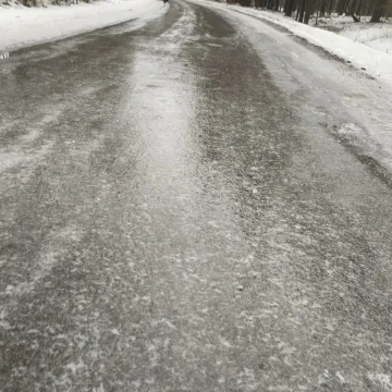 [AKTUALIZACJA] Ojrzeń. Wypadek dwóch samochodów, kierowcy przewiezieni do szpitala