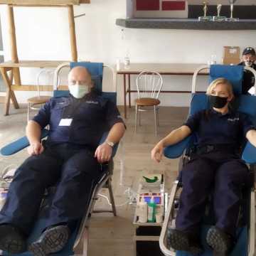 Pow. piotrkowski: policjanci oddali krew dla Ewy