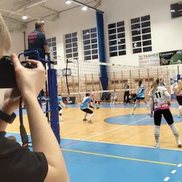 Historyczny moment. Siatkarki Volley Radomsko odnoszą pierwsze zwycięstwo w III lidze