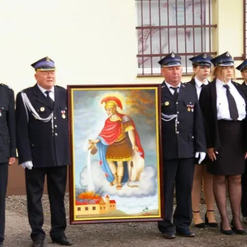 Uroczysty apel i odznaczenia dla druhów z OSP w Kietlinie