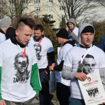 Pobiegli wilczym tropem