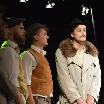 Teatr na leżakach, choć pod dachem