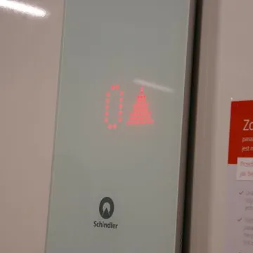 Działa już winda w Starostwie Powiatowym w Radomsku. Remont urzędu dobiega końca