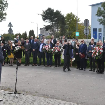 W Radomsku upamiętniono 77. rocznicę utworzenia KWP