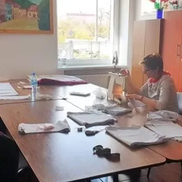 Mieszkanki gminy Wielgomłyny szyją maseczki