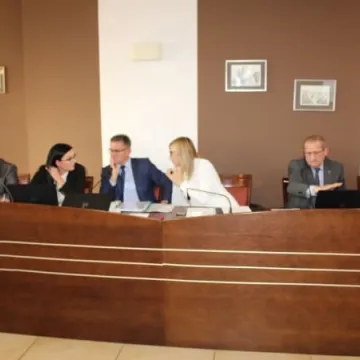 Apel Rady Powiatu Radomszczańskiego do ministrów edukacji, finansów i inwestycji