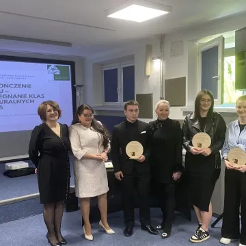 [WIDEO] To był ich dzień. Maturzyści z ZSDiOŚ oficjalnie zakończyli szkołę