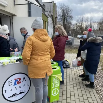 Oddali puszki, otrzymali sadzonki