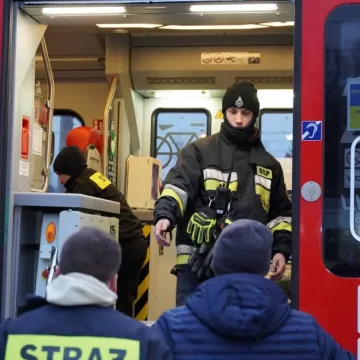 Marszałek wysyła pociąg ŁKA na granicę