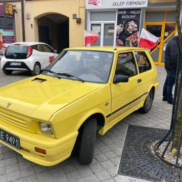 Centrum Radomska w zabytkowych samochodach