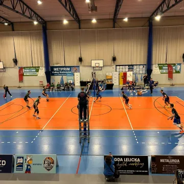 Zacięta walka w Radomsku. METPRIM Volley pokonuje Resursę Łódź po tie-breaku