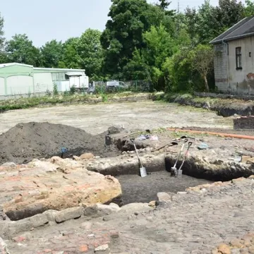 Archeolodzy pracują przy ul. Reymonta w Radomsku. Co znajdują?