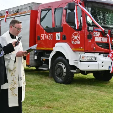 Nowy wóz i odznaczenia. Jubileusz OSP Dmenin