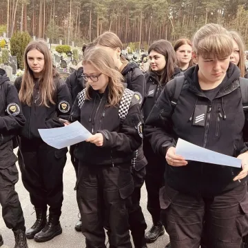 Manewry klas mundurowych ZSP 1 w Radomsku