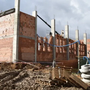 Zobacz, jak powstaje hala sportowa w Kamieńsku