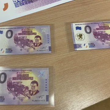 Janusz Kamiński na banknocie „0 Euro”