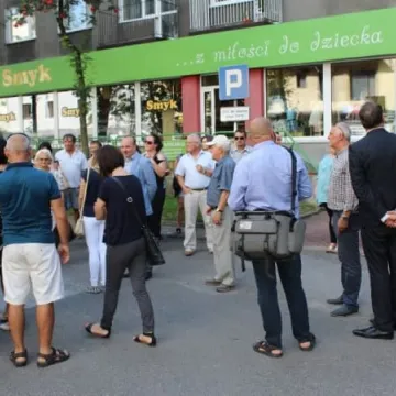 Spacer z rewitalizacją w tle