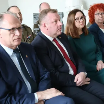 W Radomsku oddano hołd bohaterom. Był apel i salwa honorowa