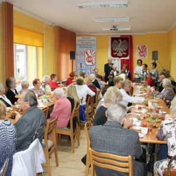 Emerytowani nauczyciele świętowali Dzień Edukacji Narodowej