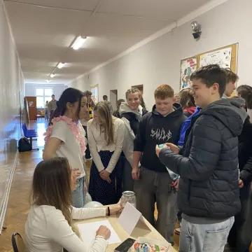 Dzień Owarty w II LO w Radomsku. Ósmoklasiści poznali szkołę od środka